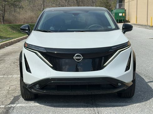New 2025 Nissan Ariya Platinum image 3