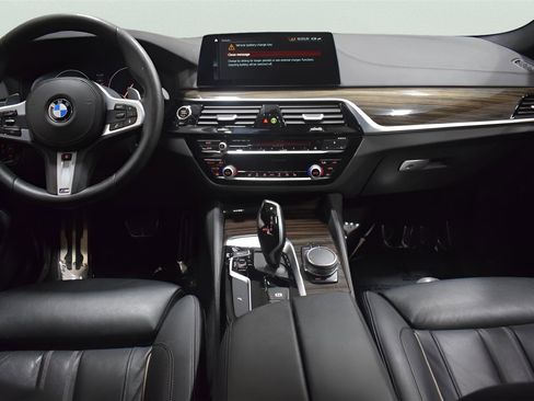 Used 2019 BMW M550i xDrive w/ Premium Package 2 AWD/4WD image 9