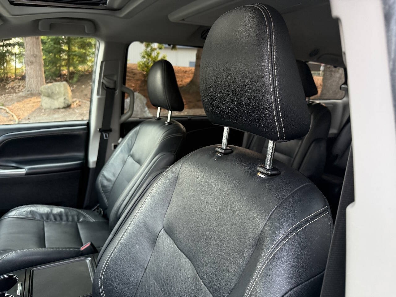 Used 2017 Toyota Sienna SE Premium FWD image 11