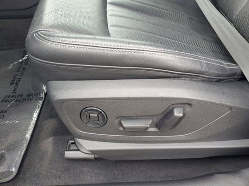 Used 2024 Audi Q8 e-tron Premium Plus w/ Premium Plus Package image 30