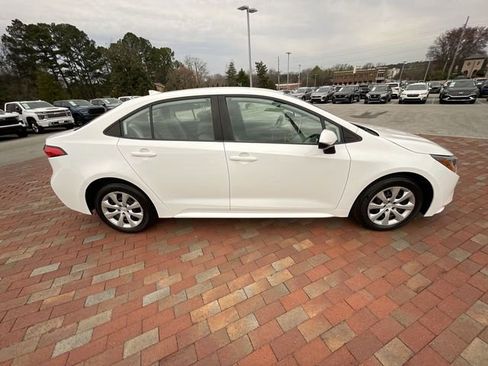 Used 2020 Toyota Corolla LE image 37