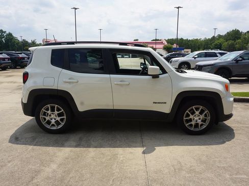 Used 2021 Jeep Renegade Latitude FWD image 22