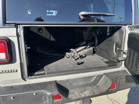 Used 2021 Jeep Wrangler Unlimited Rubicon AWD/4WD image 7