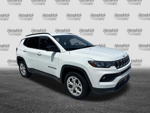 Used 2024 Jeep Compass Latitude AWD/4WD image 2