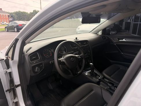 Used 2021 Volkswagen Golf 4-Door FWD image 9