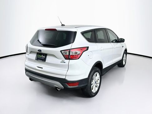 Used 2017 Ford Escape SE AWD/4WD image 9