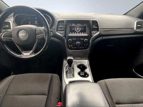 Used 2020 Jeep Grand Cherokee Laredo image 22