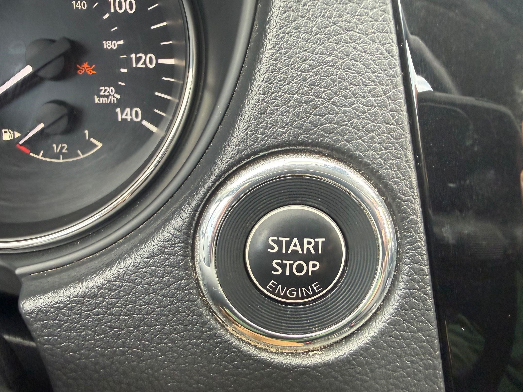 Used 2019 Nissan Rogue SV AWD/4WD image 15