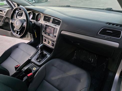 Used 2015 Volkswagen Golf S FWD image 29