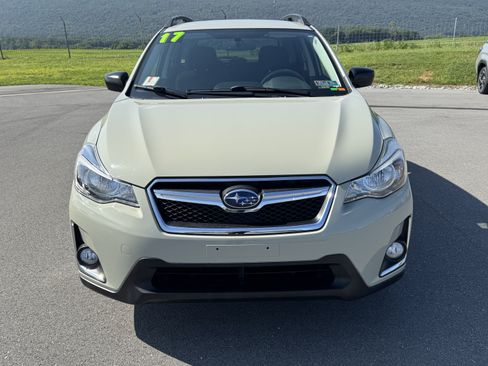 Used 2017 Subaru Crosstrek 2.0i Premium w/ Popular Package #1 AWD/4WD image 9