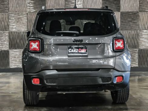 Used 2017 Jeep Renegade Altitude AWD/4WD image 9