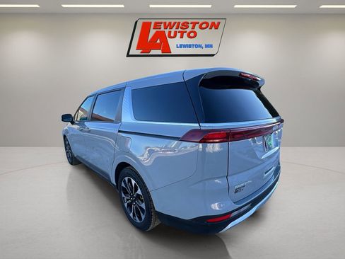 Used 2024 Kia Carnival EX image 11