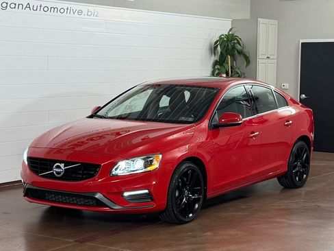 Used 2018 Volvo S60 T5 Dynamic image 7