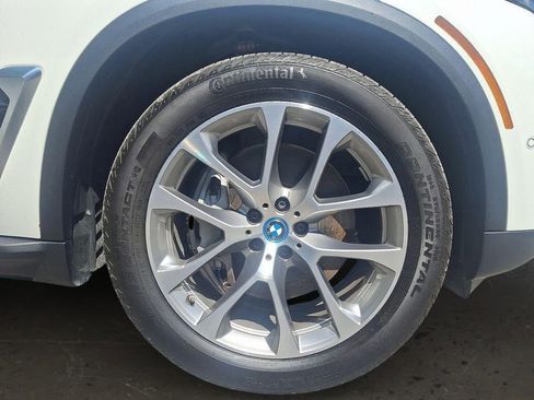 Certified 2025 BMW X5 xDrive50e w/ Climate Comfort Package image 7