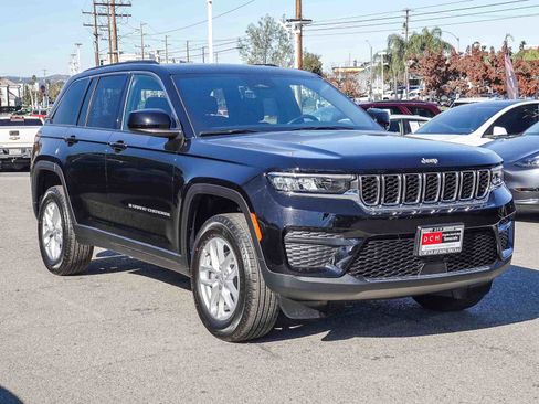 New 2025 Jeep Grand Cherokee Laredo X image 3