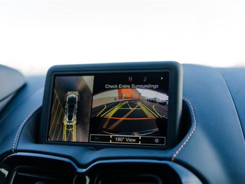 Used 2020 Aston Martin V8 Vantage Coupe image 27