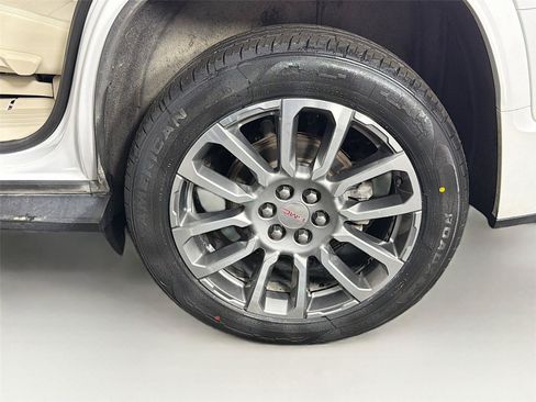 Used 2021 GMC Acadia Denali w/ Denali Ultimate Package AWD/4WD image 36