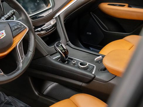 Used 2022 Cadillac XT5 Premium Luxury image 14