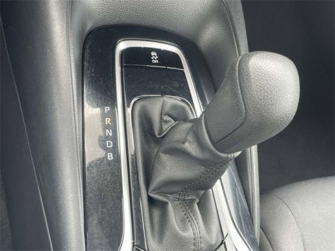 Used 2021 Toyota Corolla LE image 20