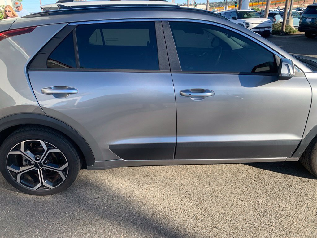 Used 2024 Kia Niro EX FWD image 5