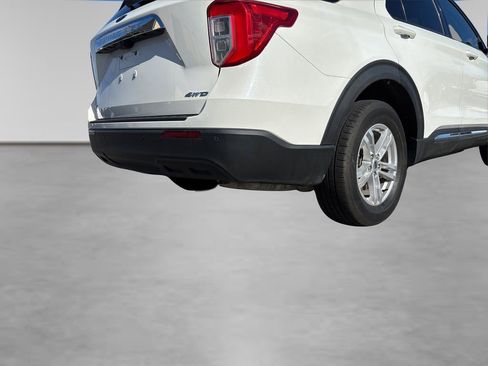 Used 2022 Ford Explorer XLT image 18