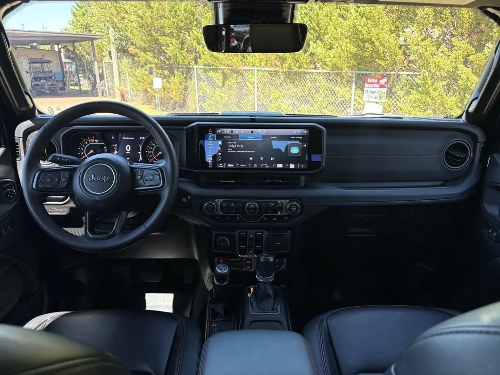 Used 2024 Jeep Gladiator Rubicon AWD/4WD image 39