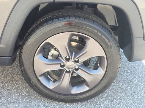 Used 2022 Jeep Compass Latitude AWD/4WD image 31