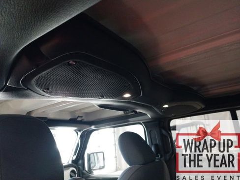 Used 2024 Jeep Wrangler Sport S image 11