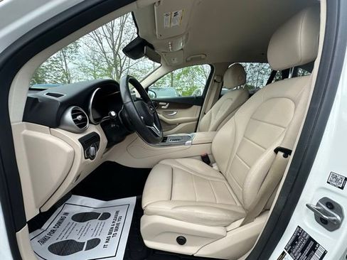 Used 2022 Mercedes-Benz GLC 300 4MATIC image 25