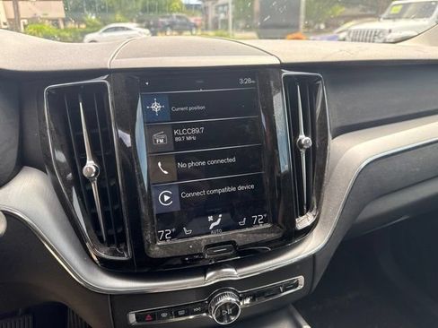 Used 2018 Volvo XC60 T5 Momentum w/ Convenience Package AWD/4WD image 7