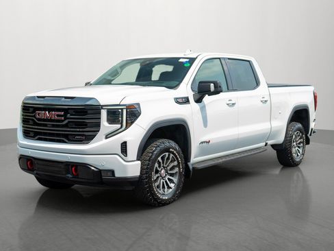 Used 2023 GMC Sierra 1500 AT4 w/ Technology Package AWD/4WD image 3