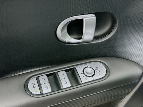 Used 2024 Hyundai Ioniq 5 SE image 15