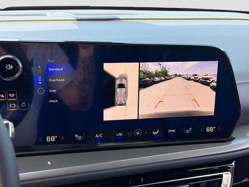 New 2026 Chevrolet Traverse LT w/ Driver Confidence Package AWD/4WD image 15