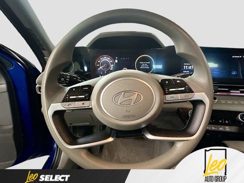 Used 2024 Hyundai Elantra SEL FWD image 12