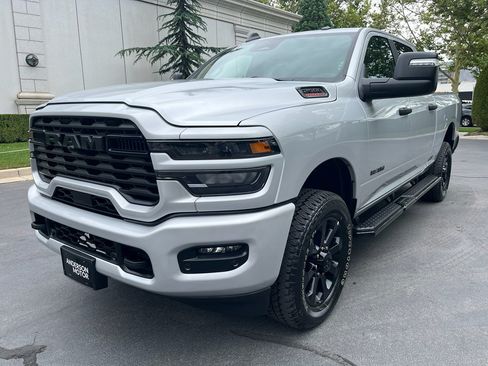 Used 2026 RAM 2500 Big Horn AWD/4WD image 3