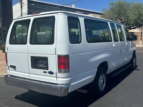 Used 2014 Ford E-350 and Econoline 350 XLT RWD image 6