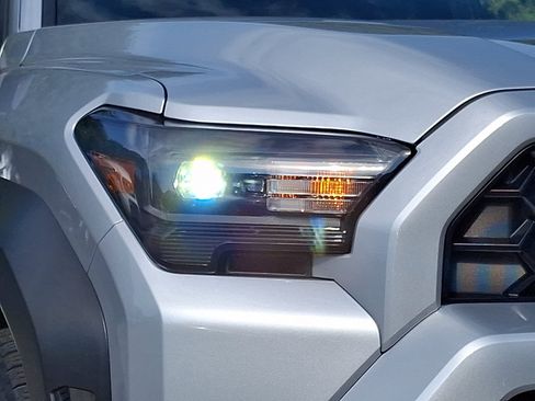 Certified 2025 Toyota 4Runner TRD Off-Road AWD/4WD image 9