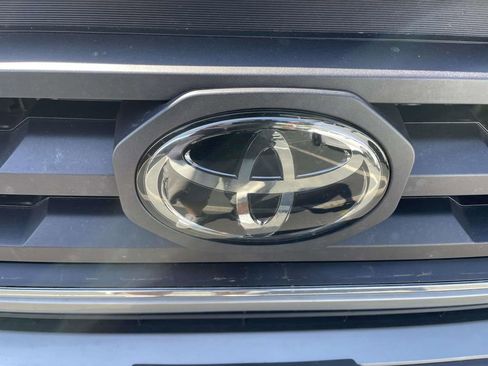 Used 2022 Toyota Tacoma SR5 RWD image 19