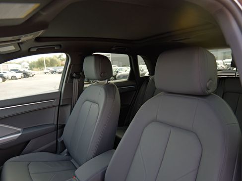 Certified 2025 Audi Q3 2.0T Premium Plus w/ Premium Plus Package image 10