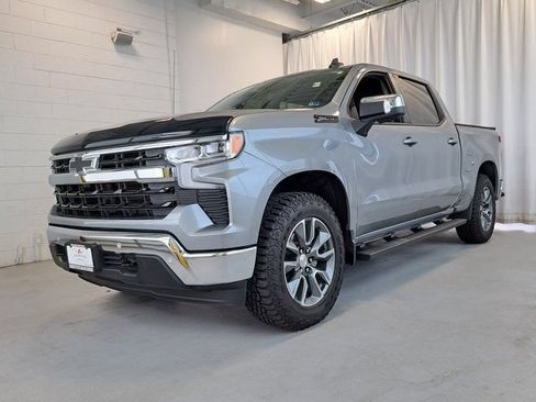 Used 2025 Chevrolet Silverado 1500 LT AWD/4WD image 2