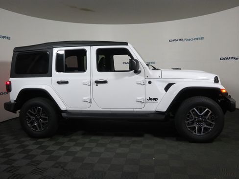 New 2026 Jeep Wrangler Sahara AWD/4WD image 4