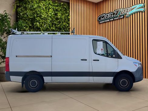 Used 2019 Mercedes-Benz Sprinter 2500 image 2