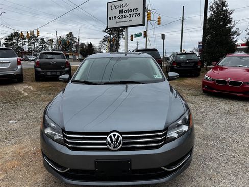 Used 2012 Volkswagen Passat 2.5 SE FWD image 2