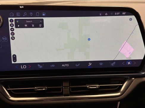Used 2025 Chevrolet Equinox EV LT FWD image 16