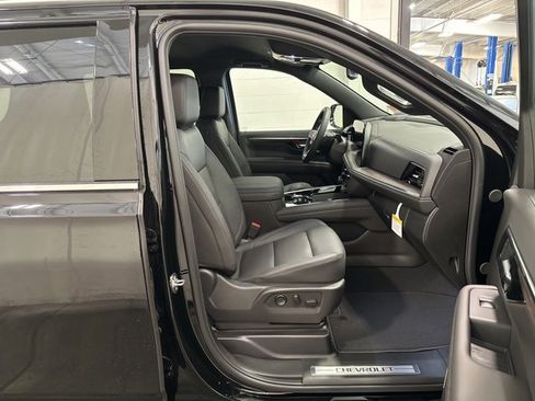 New 2025 Chevrolet Suburban LT w/ Comfort Package image 13