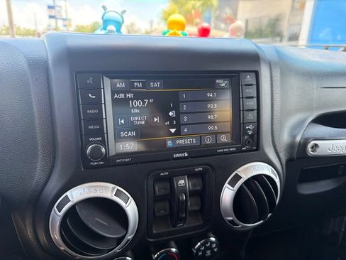 Used 2014 Jeep Wrangler Unlimited Sahara AWD/4WD image 22