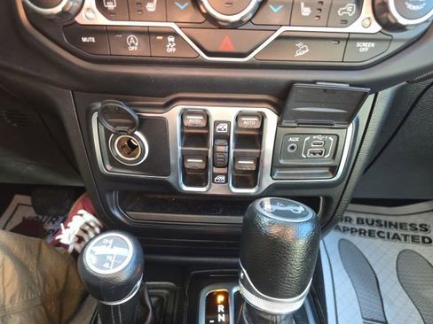 Used 2018 Jeep Wrangler Unlimited Sport S AWD/4WD image 24