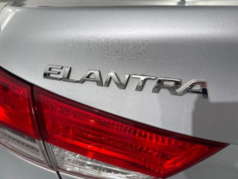 Used 2013 Hyundai Elantra GLS w/ Preferred Pkg FWD image 9