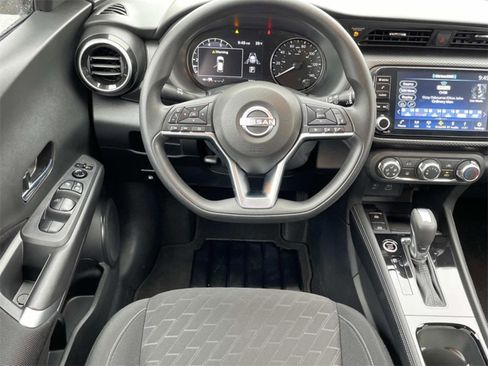 Used 2024 Nissan Kicks SV image 9
