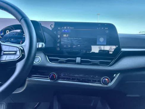 Used 2025 Chevrolet Equinox RS w/ Safety and Technology Package FWD image 18